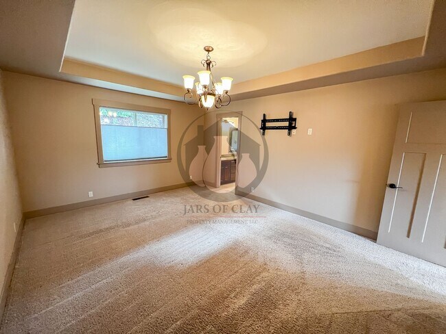 Building Photo - Beautiful South Salem Home - MOVE IN READY!