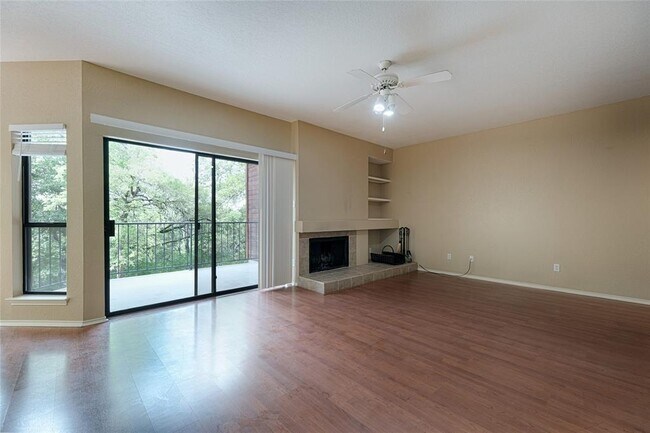 Building Photo - 4711 Spicewood Springs Rd