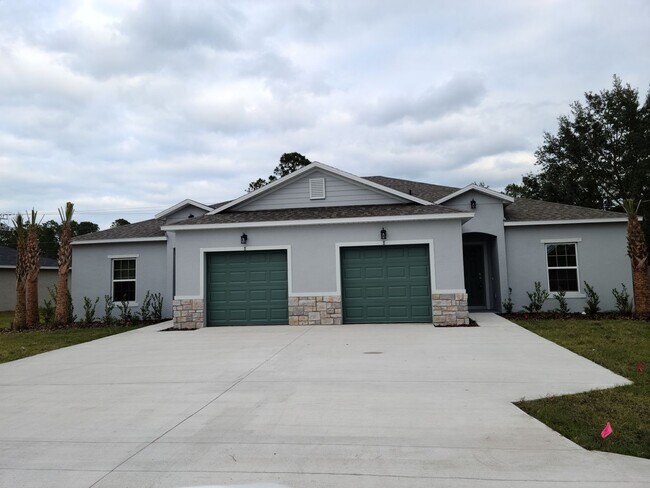 Building Photo - 8 Serenade Pl