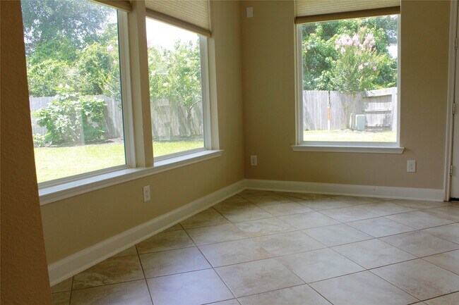 Building Photo - 8727 Stoney Brook Ln
