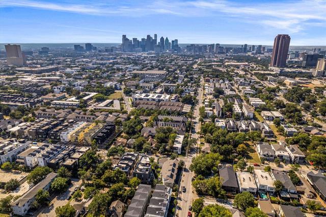 Building Photo - 2222 Moser Ave