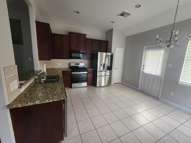 Building Photo - 6126 Starbrook Creek Dr
