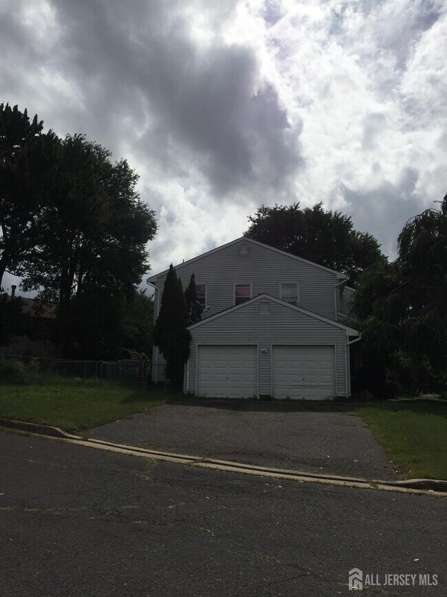 Building Photo - 17 Jill Ct