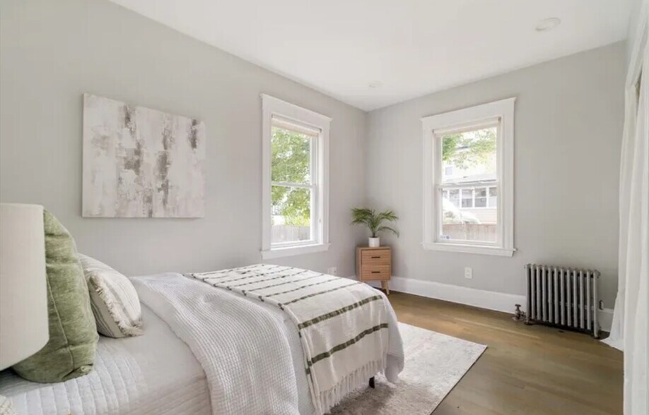 Building Photo - 36 Burgoyne St