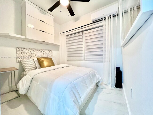 Building Photo - 8270 NE 1st Pl