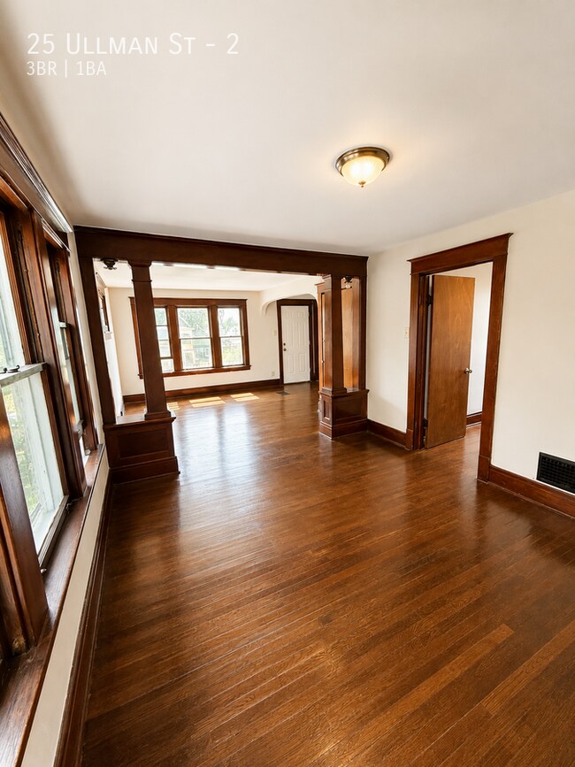 Building Photo - 25 Ullman St