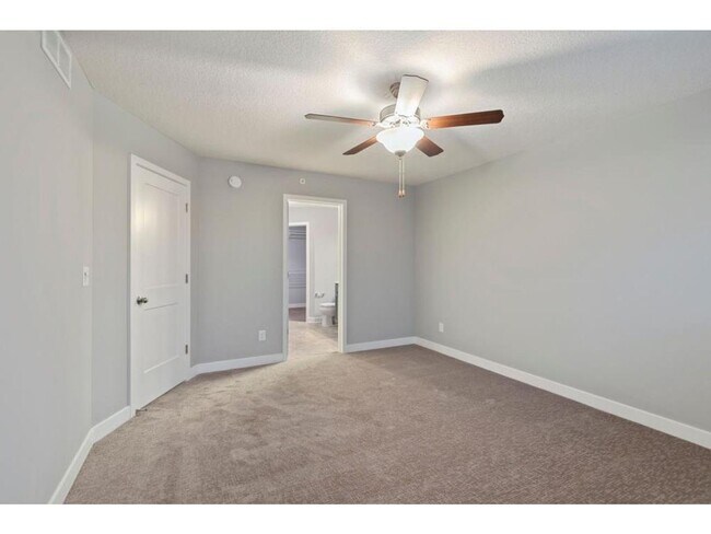 Building Photo - 13946 Lupine Trail NE