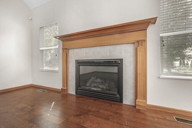 Building Photo - 3825 Delwood Dr