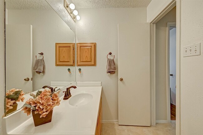 Building Photo - 16355 Sierra Grande Dr