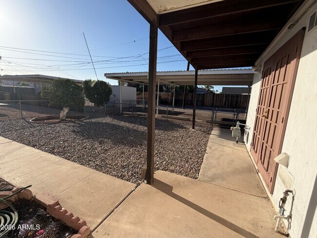 Building Photo - 11216 W Nevada Ave
