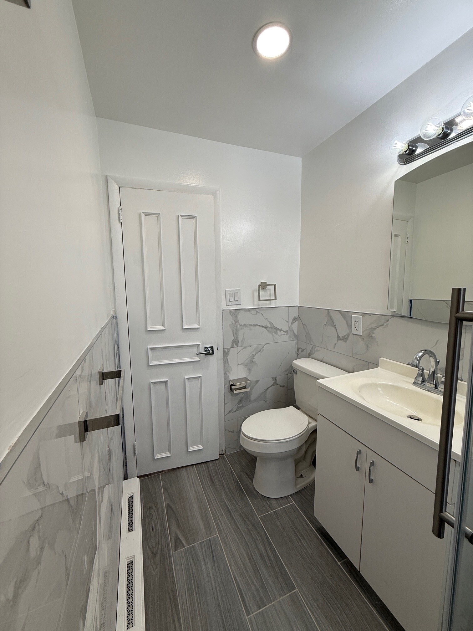 Building Photo - 202 12th St