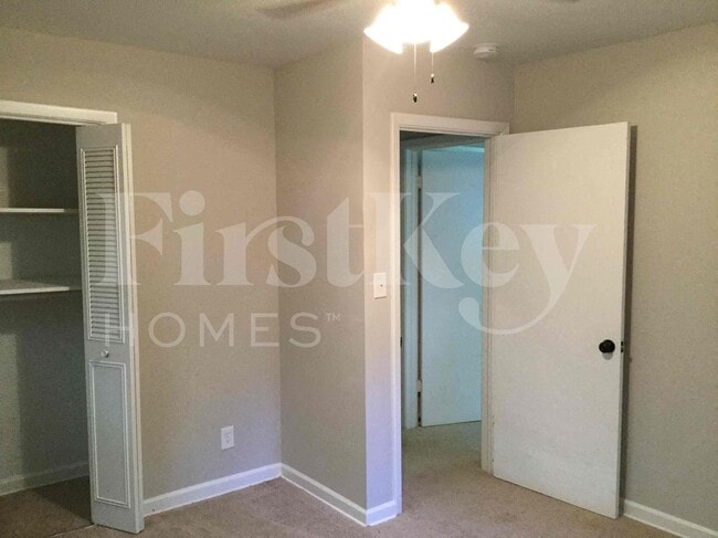 Building Photo - 1760 Danrich Dr