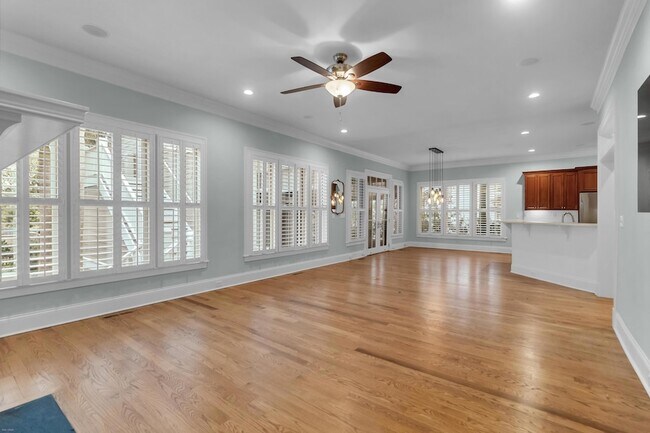 Building Photo - 612 Daggett St