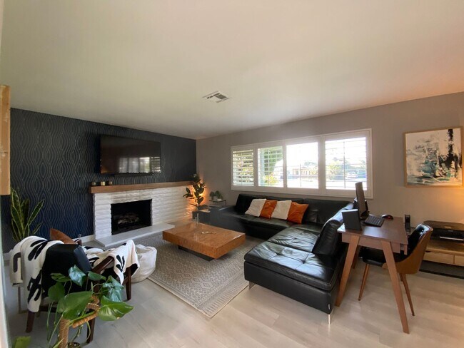 Building Photo - Beautiful 4 Bedroom Carlsbad Home!