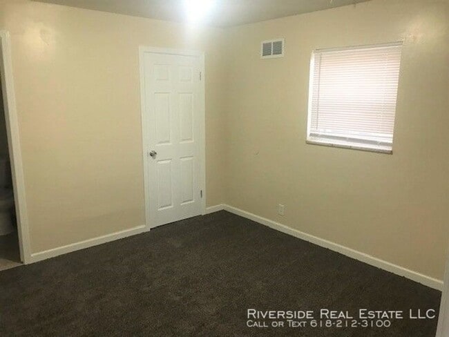 Building Photo - Coming Soon! 1 Bedroom Duplex Apartment fo...