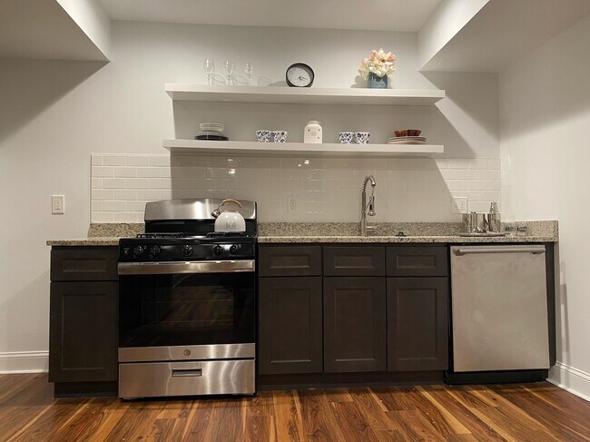 Building Photo - 1608 Park Ave