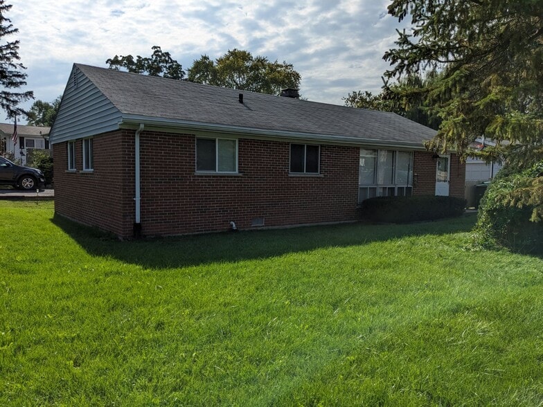 Building Photo - 33250 N Indian Ln