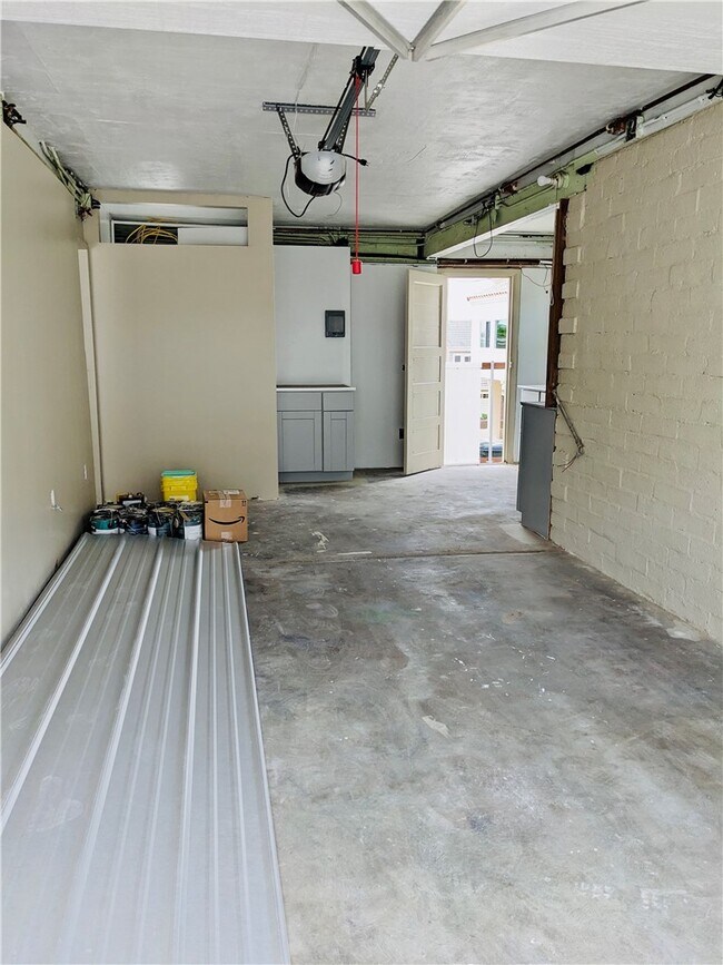 Building Photo - 2521 Seaview Ave