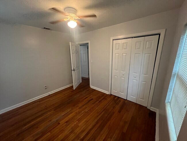 Building Photo - 2419 Dozier Dr