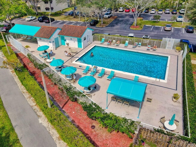 Building Photo - 7657 Tahiti Ln