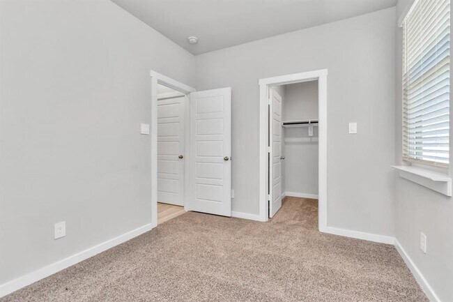 Building Photo - 3020 Gunnersbury Dr