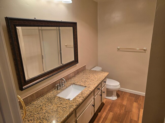 Building Photo - Updated Two Bedroom Condo in Fashion Valle...