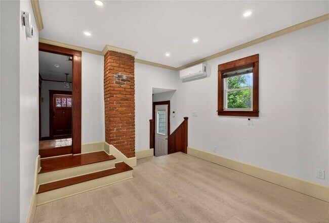 Building Photo - 36 Mt Hope Ave