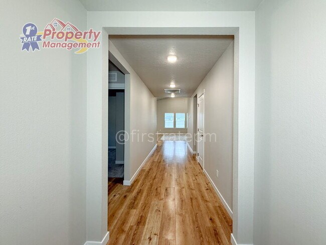 Building Photo - 11398 W Belgrave St