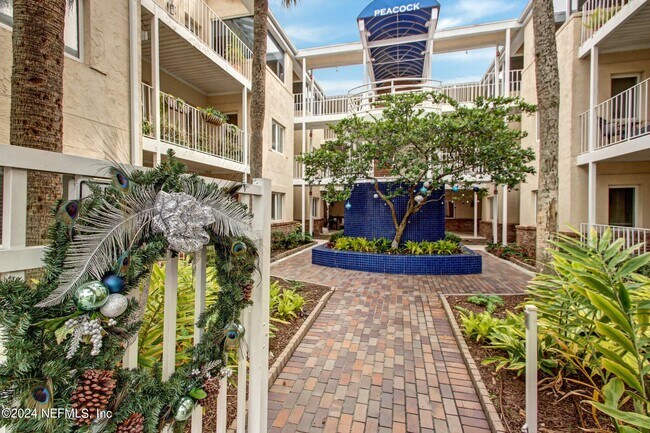 Building Photo - 2912 St Johns Ave