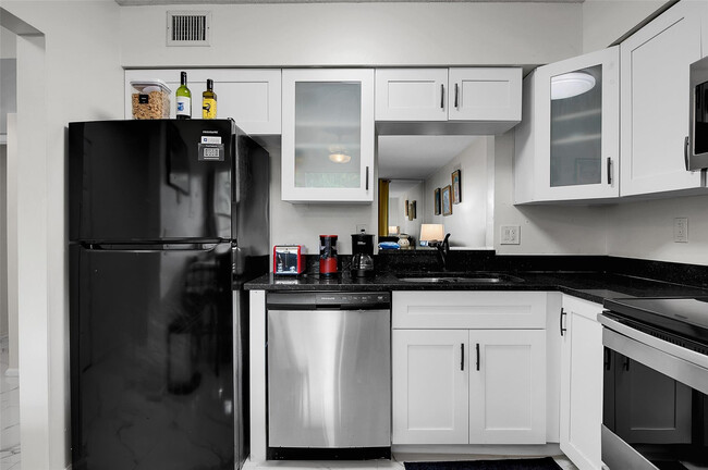 Building Photo - 260 NW 76th Ave