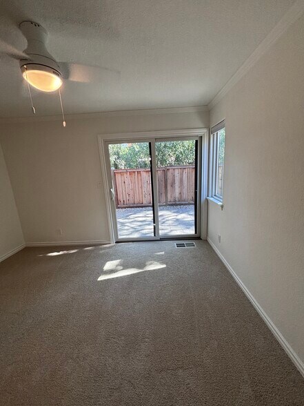 Building Photo - 2108 Lost Lake Pl