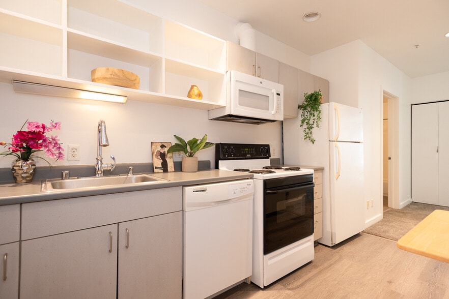 Building Photo - 66 Bell St