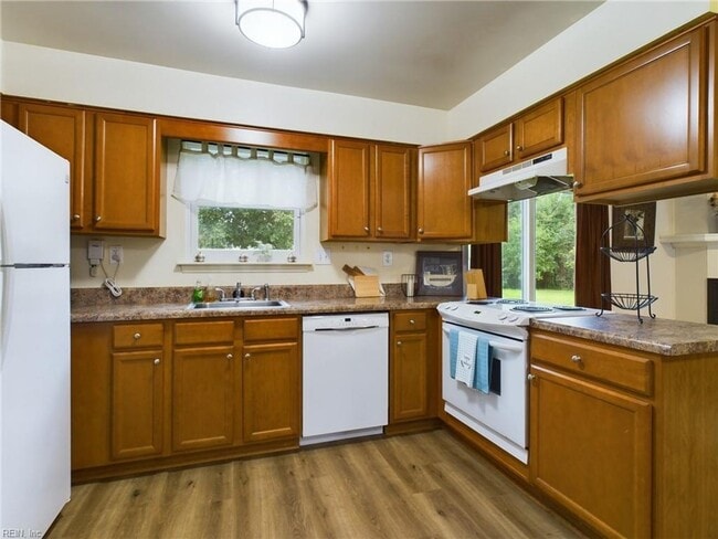 Building Photo - 3BD/2BA Ranch in Quiet Cul-de-sac Attached Garage!  Fully Fenced Large Backyard!