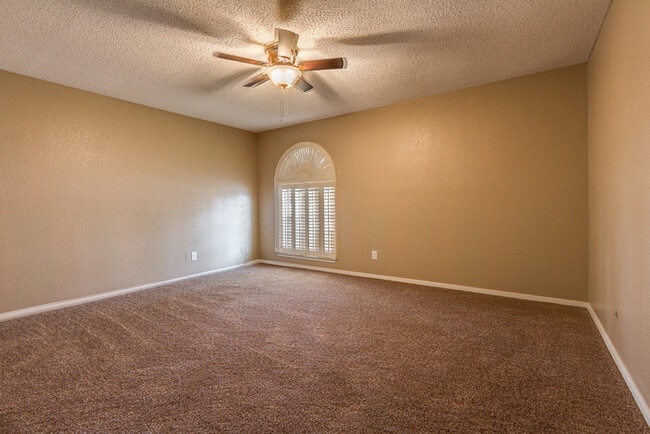 Building Photo - Upper Valley of West El Paso Rental Home