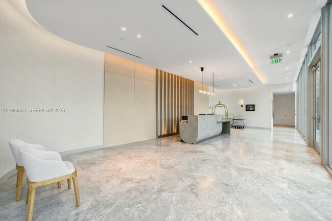 Building Photo - 9221 E Bay Harbor Dr