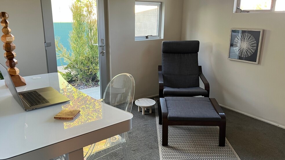 second bedroom with door to patio - 4608 Nob Hill Dr