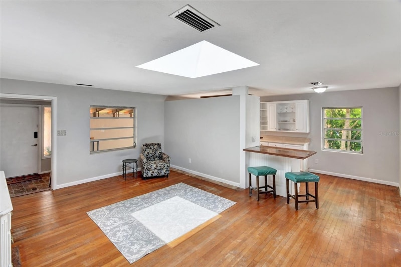 Building Photo - 311 N Blue Lake Terrace