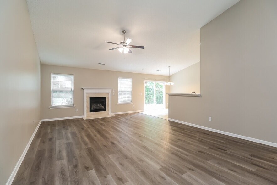 Building Photo - 2111 Hunters Trail Dr