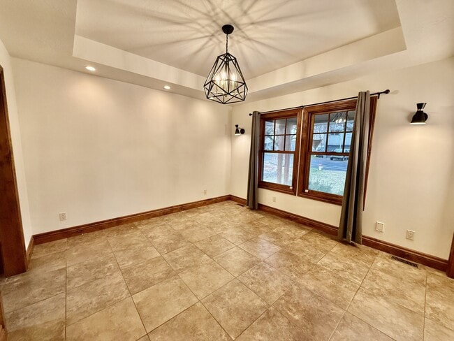 Building Photo - 6819 S Greenfield Way