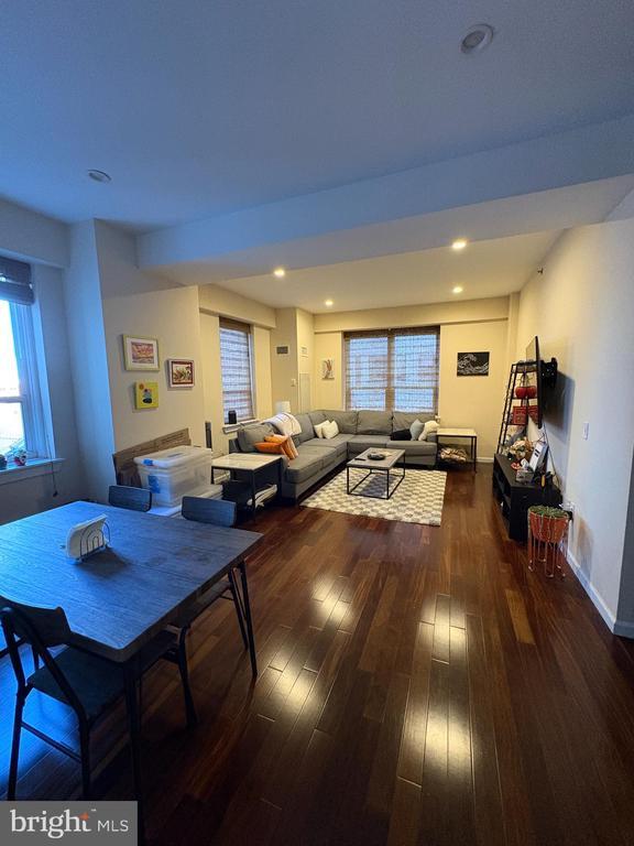 Building Photo - 1425 Locust St