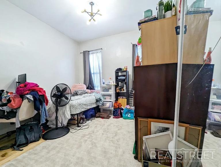 Building Photo - Utica Avenue