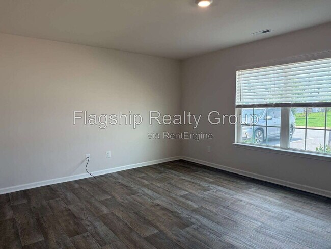 Building Photo - 4109 Laurel Rdg Dr