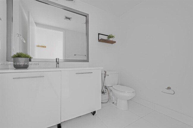 Building Photo - 92 SW 3rd St