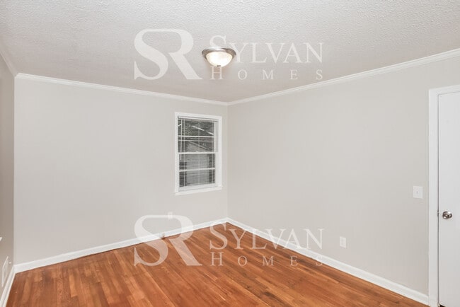 Building Photo - Prepare to be impressed by this 4 bedroom,...