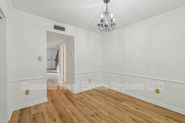 Building Photo - 98 La Rue Pl NW