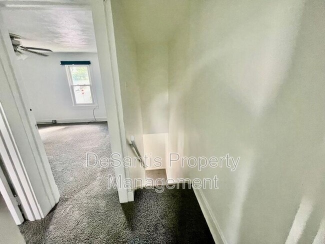 Building Photo - 425 Mt Vernon Ave