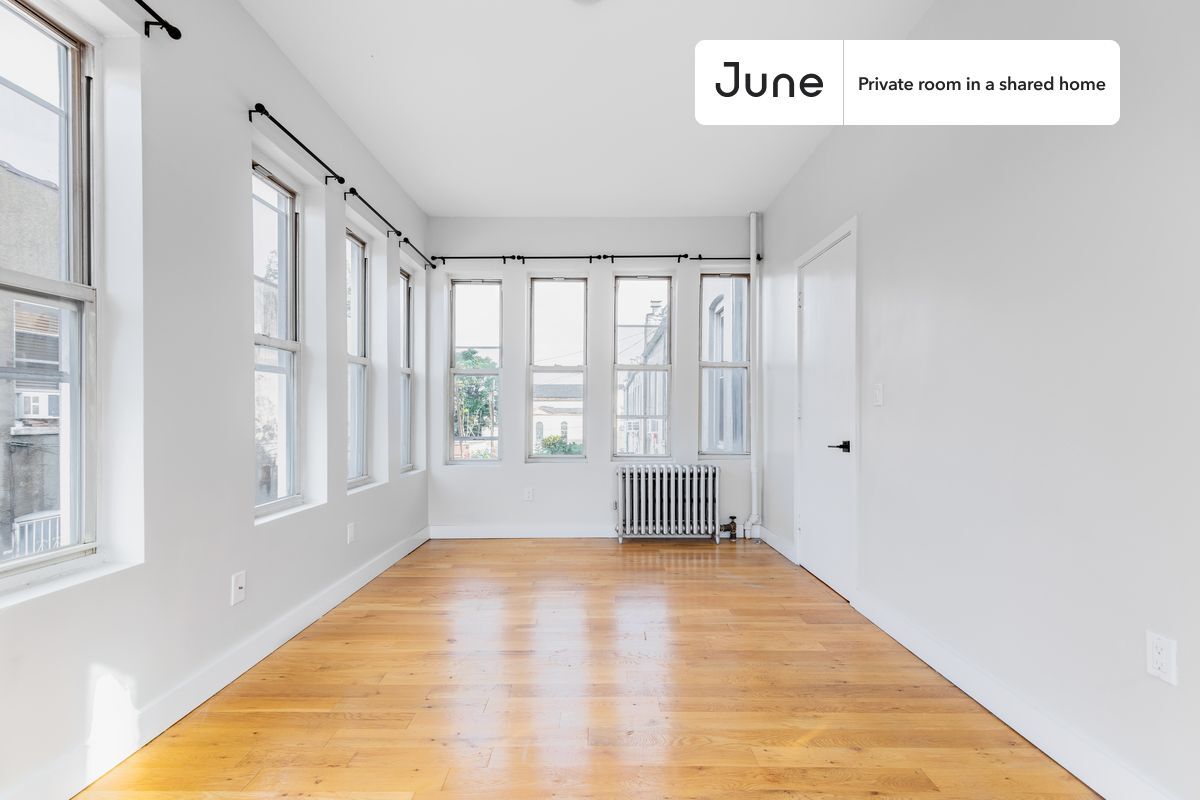 Building Photo - Room in Shared 5 bed/2 bath home