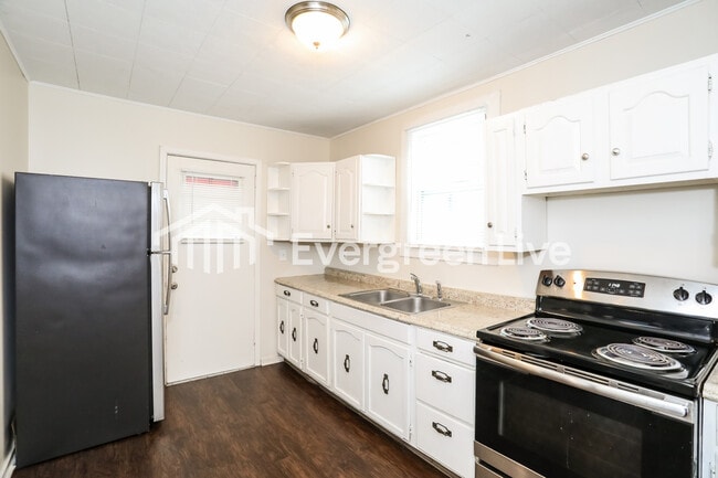 Building Photo - 2004 Dale Rd