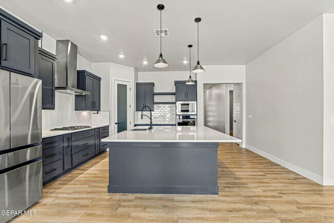 Building Photo - 1807 Ritzy Lou Pl
