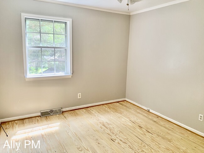 Building Photo - 2383 Austin Dr